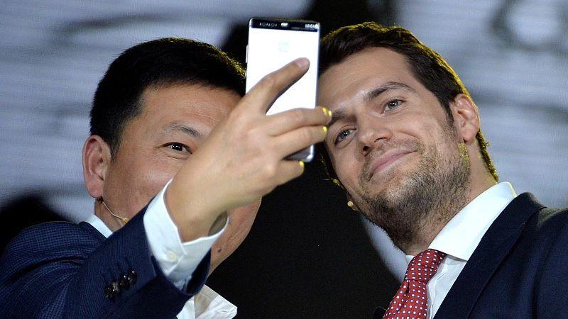 被制裁五年后反击，华为德国发布会官宣，友商“开心不起来”了