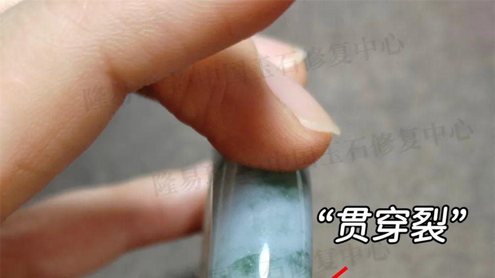 翡翠玉镯出现裂纹后，不修复会断开吗？