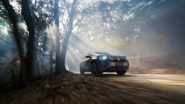 在车内配置方面，途昂Pro更是一应俱全