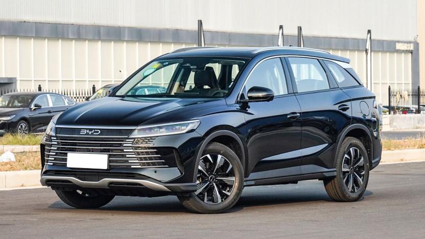 10万左右新能源车，比亚迪和吉利该怎么选？