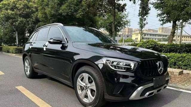豪华品牌SUV，2021款奔驰GLC260L，一手车况仅21.98万