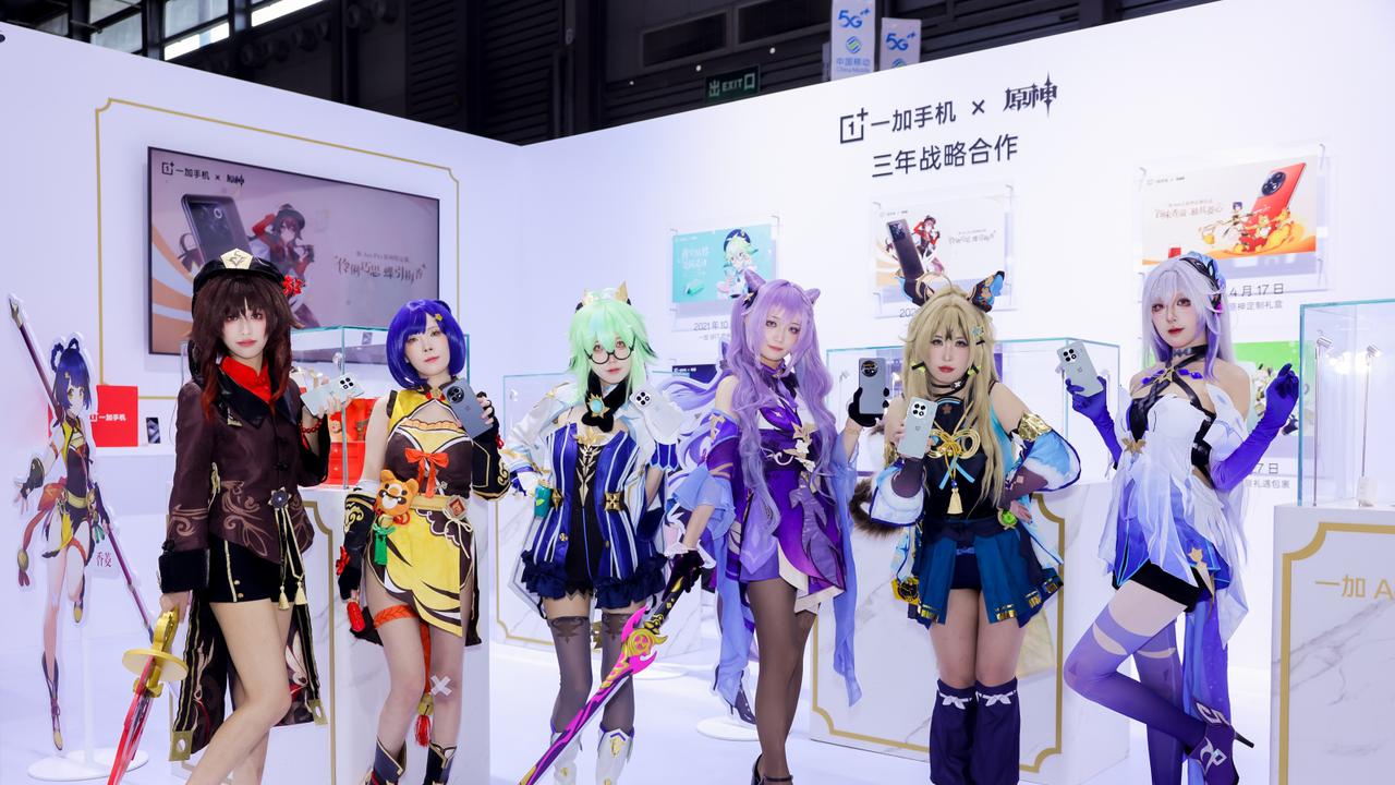 想去一加的CJ展台玩瓦手，还想和职业选手过过招