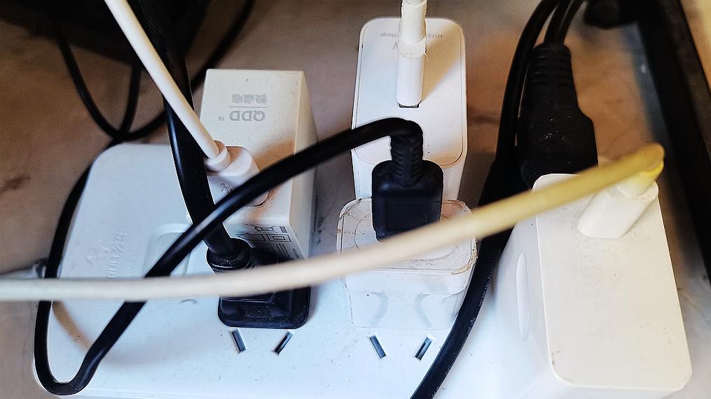 奥睿科 分控小胖条桌面美学插排，拒绝桌面凌乱，真颜值很安全！