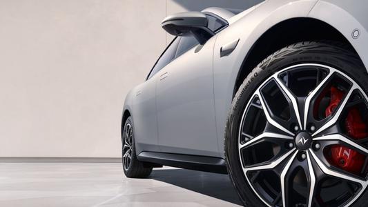 15万不到，540匹的家用车，新款eπ007等于半价SU7？