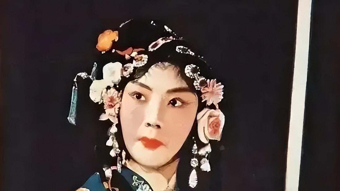 97岁京剧大师赵燕侠去世，曾在《沙家浜》中饰演阿庆嫂，讣告曝光