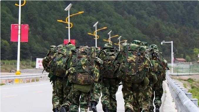军事专家戴旭：目前全世界没有一个国家，在军事方面敢和我们较量