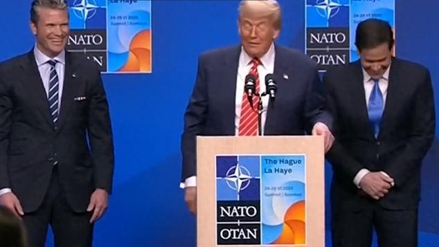 特朗普被北约秘书长喊爸爸引热议! 美国高官笑场, 欧洲直呼掉价！