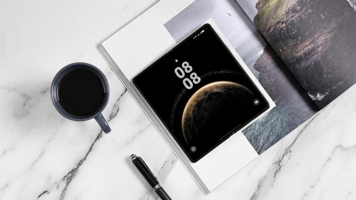 折叠屏值得买吗？从形态扩展到体验升维，华为重新定义折叠屏方向