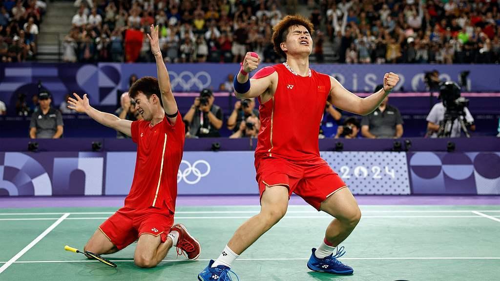 死亡之组突围仍惜败！梁伟铿/王昶0-2不敌苦主，总决赛亚军虽憾犹荣