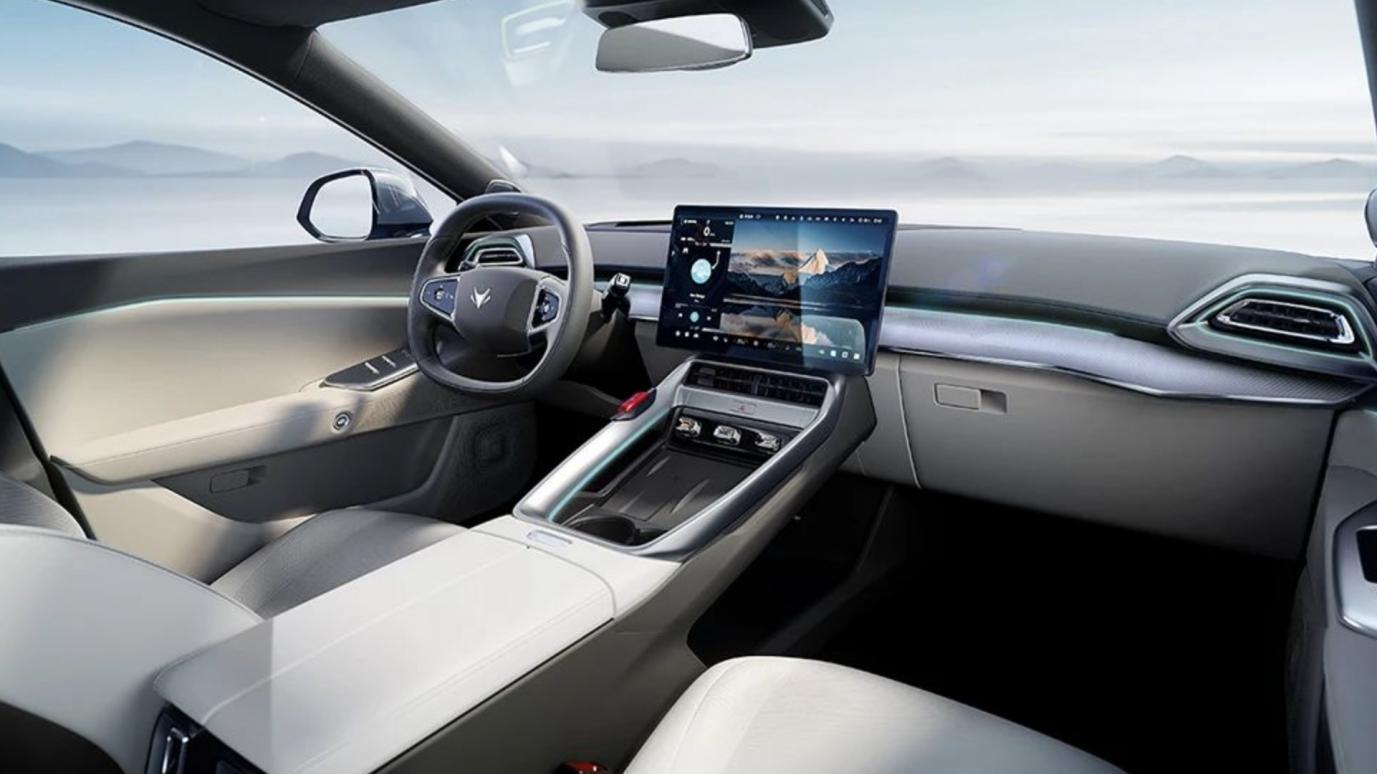 极狐汽车国企纯电TOP1！极狐靠阿尔法S5破局：单店月销300台的秘密是技术普惠