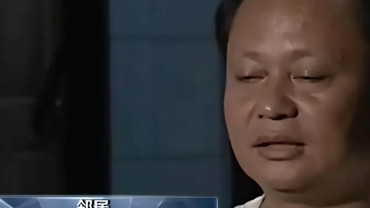 96年河南小伙救下巨蟒，巨蟒为报恩当“保姆”，为主人看家护院