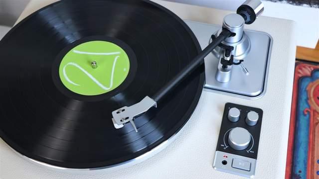 颜值和性能兼具，还帮烧友省钱：赛塔林Sevia黑胶唱片机体验