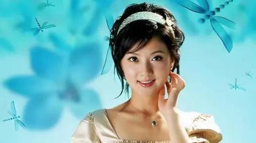 身材丰满、形象出众的四位女歌唱家，你会最喜欢谁呢？