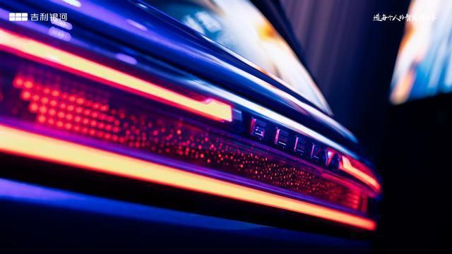 吉利银河M9 Hold全场，在米兰上演了一场移动的东方美学大秀！