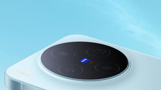 「自在蓝」同享！vivo X300系列设计工艺大揭秘，如何平衡堆料？