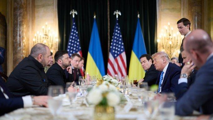 泽连斯基：俄罗斯别做梦了，顿巴斯是我们的，还要赔我们1000亿重建费