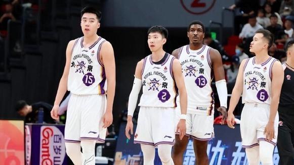 北京北汽客场51分狂胜四川迎五连胜 半场建立37分巨大优势