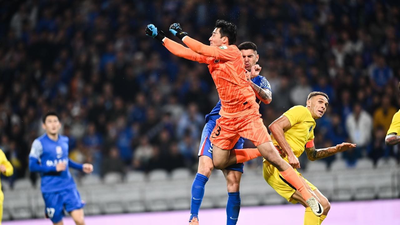 随着海港3-0，申花1-0，蓉城1-2，中超争冠形势：海港不输即夺冠
