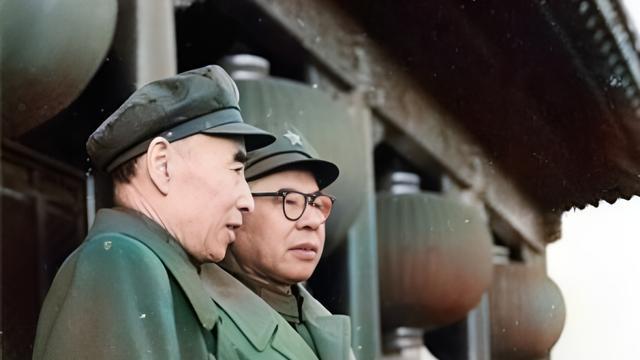 八大开幕词3099字引爆会场，毛主席语惊四座，“代笔人”一夜成名