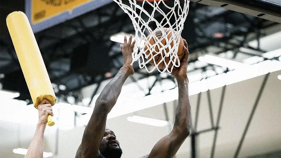 1600万，加盟湖人！紫金军捡到宝了，他其实早就证明过自己的实力