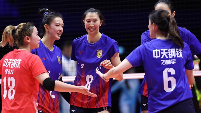 吴梦洁你哭什么哭？难道教练不知道你病了，上场是锻炼你，没出息