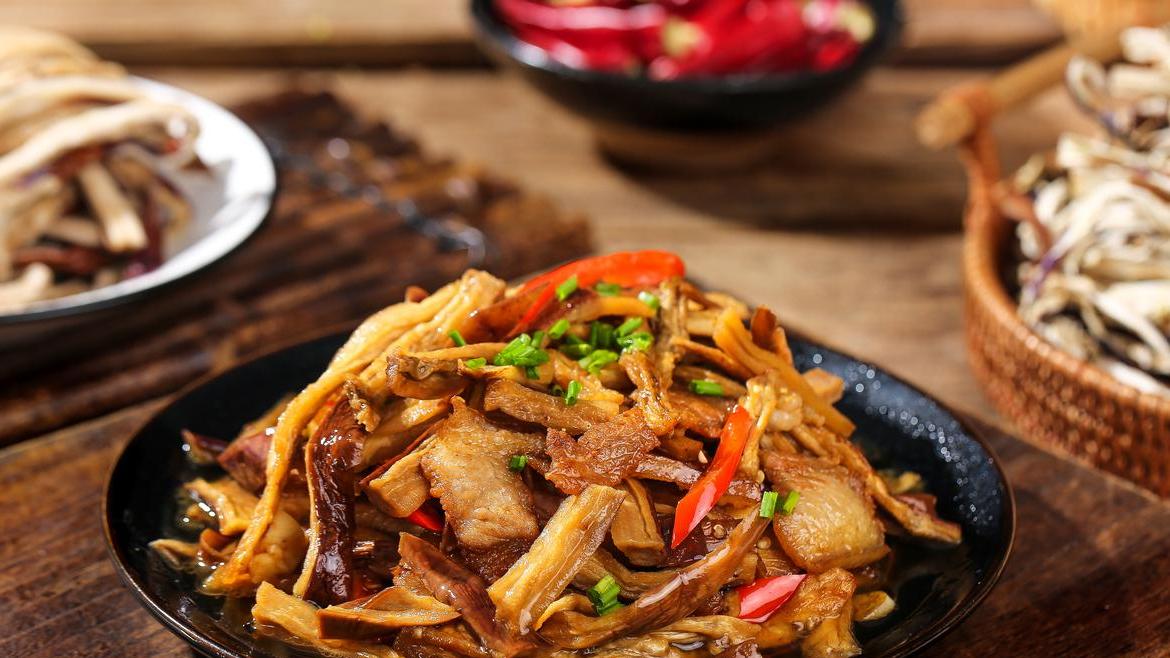 烟笋脆、腊肉焦，这家面馆暖到心