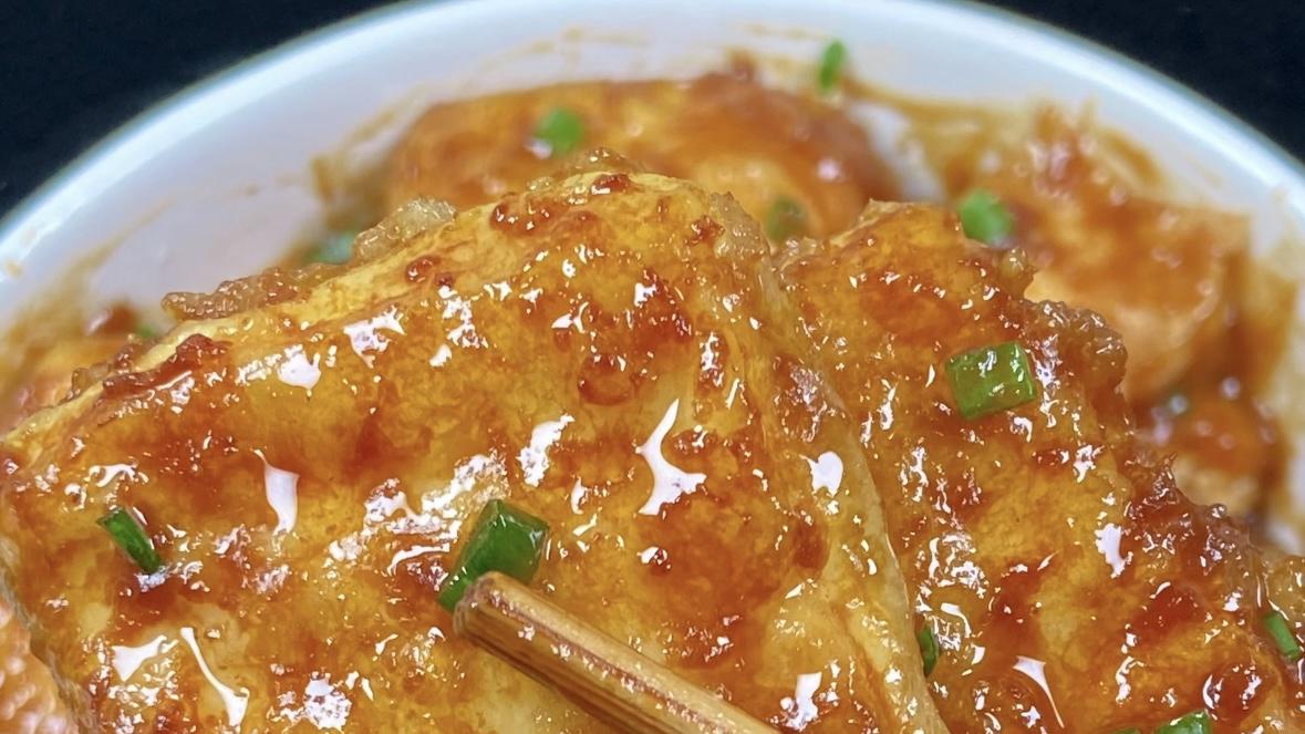 香煎脆皮豆腐：一口嘎嘣脆，全家抢光盘的“豆腐神操作”！