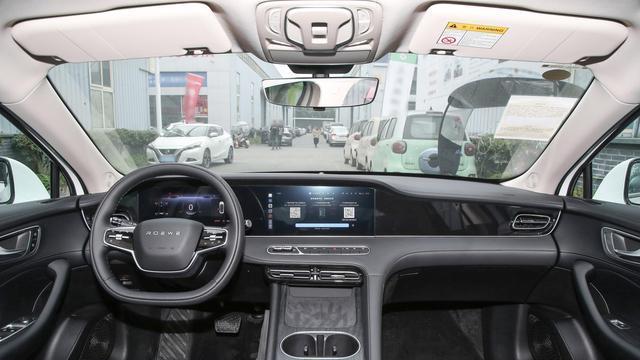 续航1400km+轴距2810mm，三电质保终身，这车真带劲