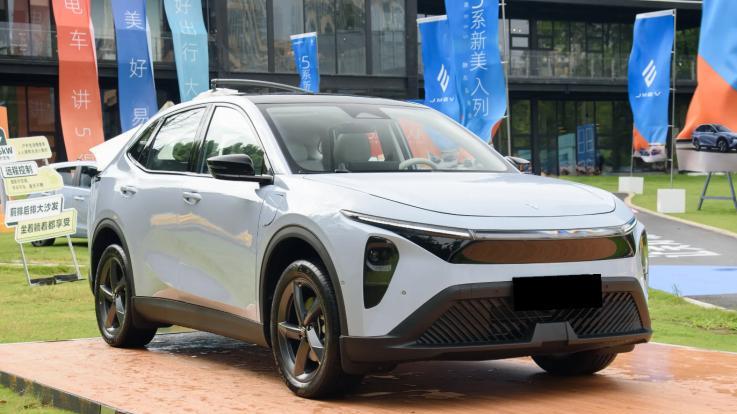 10万级纯电SUV市场再添“小将”，纯电续航610km，轴距2米77