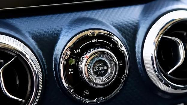 别让四驱系统成摆设！新手必学的越野车四驱模式实战指南