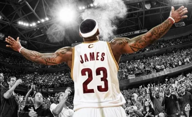 当年骑勇大战，胜负关键是詹姆斯还是库里