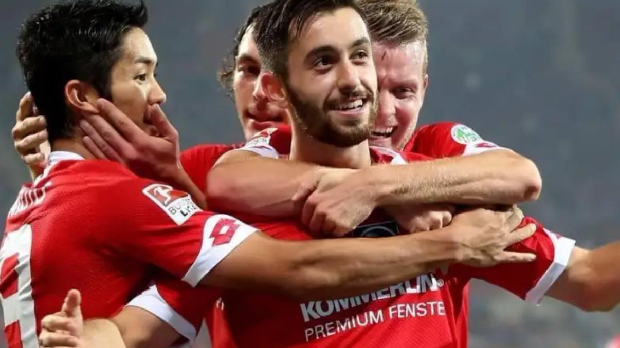 11.21今日足球推荐：全天21场赛事分析，附比分 胜平负参考！