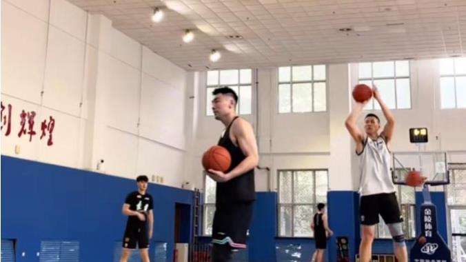 辽宁男篮正在积极备战全运会，第四外援尚未到位