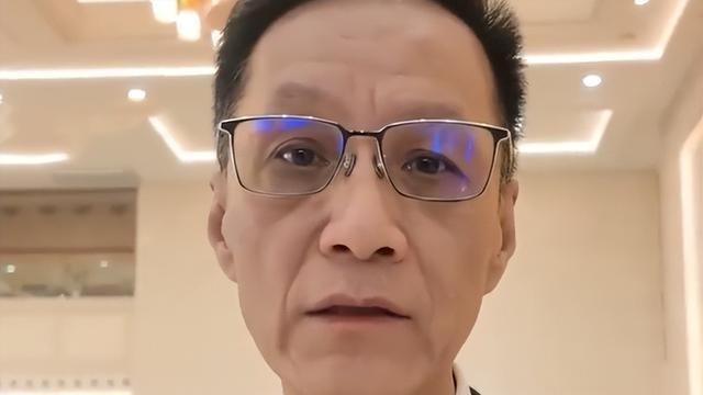 两会素颜明星，真实颜值引热议，提案内容暗藏玄机？