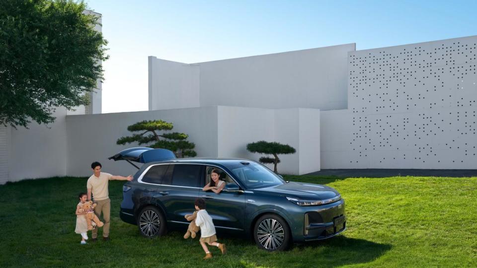 吉利银河M9全球上市，20万级大六座SUV迎来全能选手