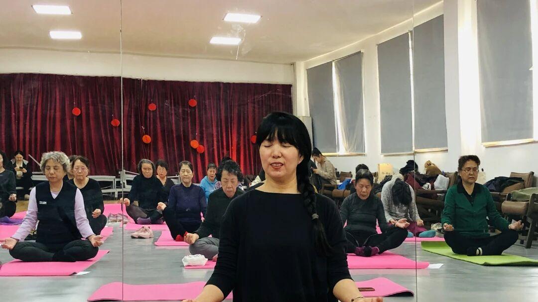 天津西青李七庄街：以瑜伽疗法，构建老年人秋冬心理健康支持体系