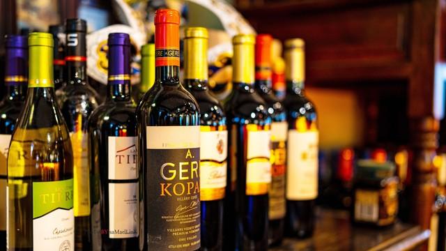 红酒“保质期”是多久？存放超10年的红酒，到底还能喝吗？学习了