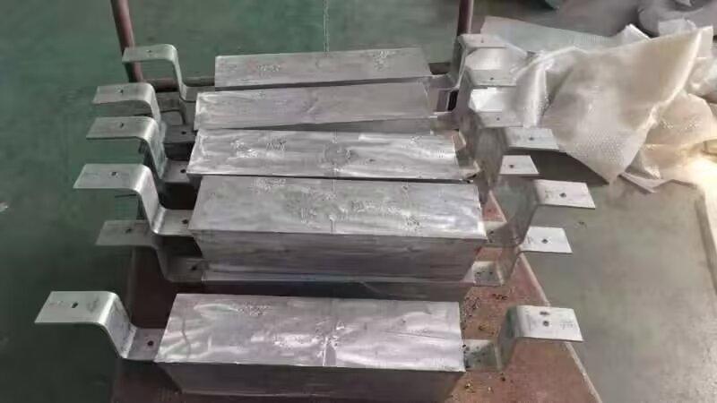 锌合金牺牲阳极的极化率特性及对保护效果的影响？