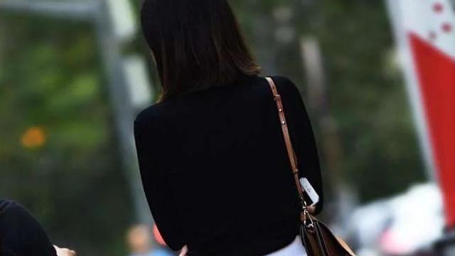 “后妈裙”女人的杀手锏