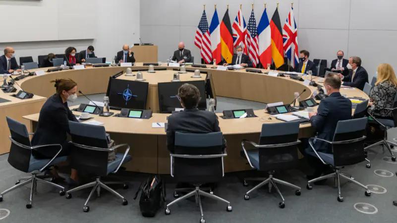 突发！32国决定武力反击俄罗斯，特朗普拱火：支持击落俄军机