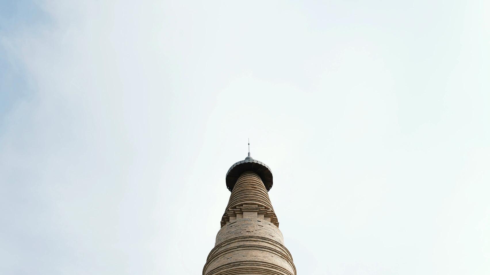不追热门景区，独爱宁夏，乡间玉米地藏着神秘宏佛塔