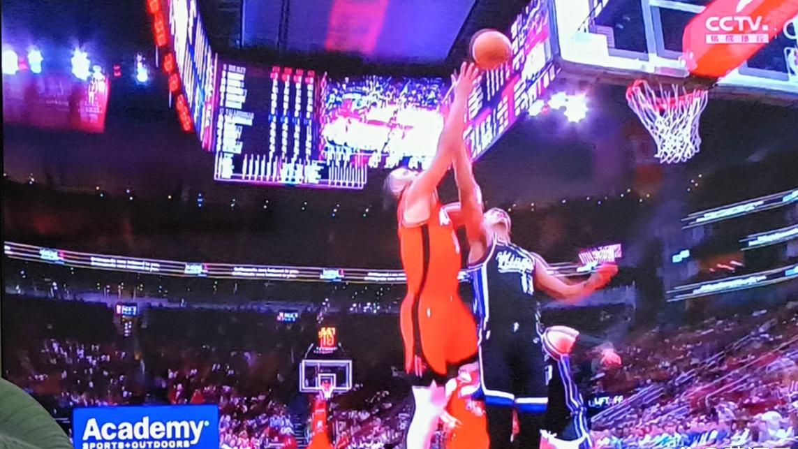 老范复出火箭队陷入混乱主场103：113不敌国王！