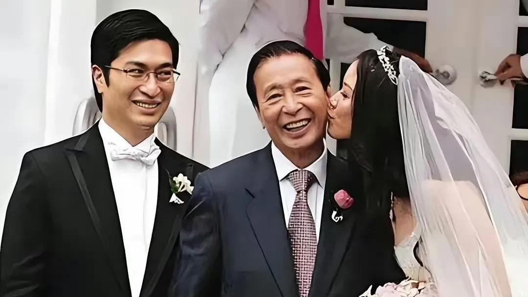 李兆基逝世，2400亿遗产背后的隐秘情史，40年独居是真情还是无奈？