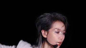 谁懂啊！叶童银发狼尾造型，我直接变身梦女粉！