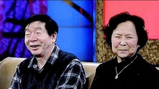 1969年，40岁杨洁导演带3个孩子嫁给26岁男友，王崇秋：我们很好