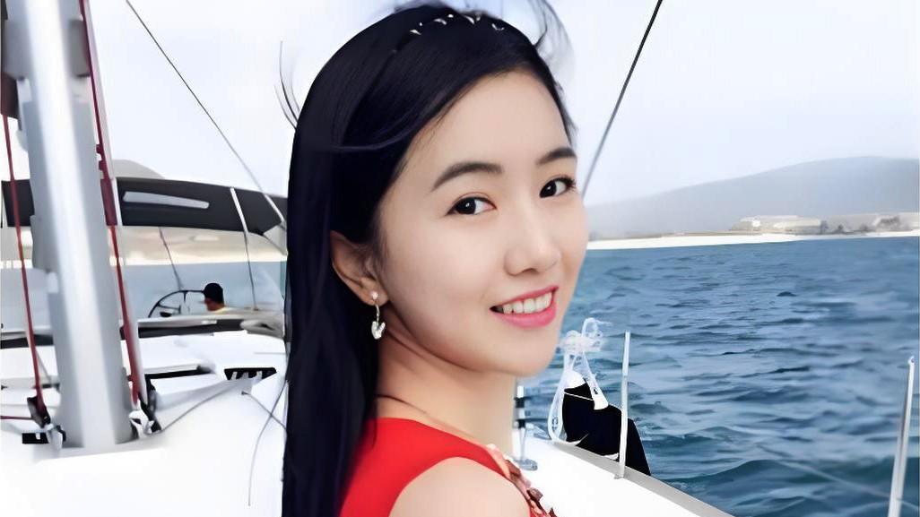 捞女翟欣欣判决生效！拜金父母悔泪长流