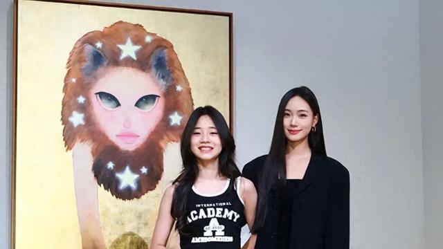 真相大白了！Lily画作涉嫌抄袭、奈良美智本尊回应，小S终于笑了