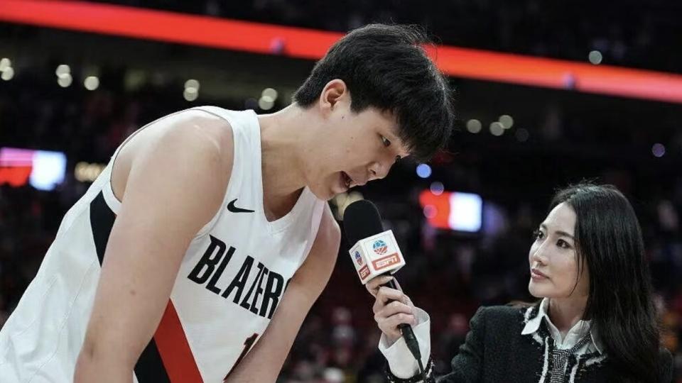 杨瀚森再次被召回4小时后，央视停播+平台免费，随行翻译辟谣