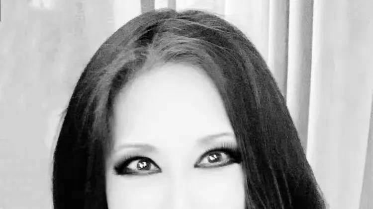 叶璐 - 倾情为首部青少年公益院线电影《青爱》配唱