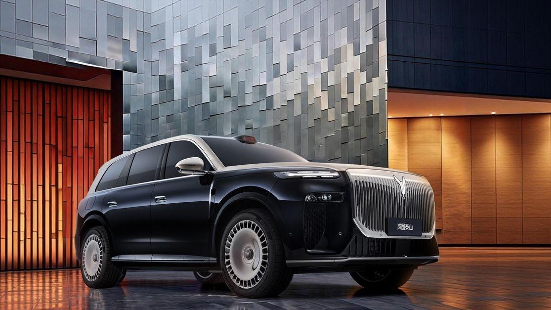 岚图泰山座舱首发鸿蒙语音大模型，揭秘AI云舒座椅、32扬天籁声场